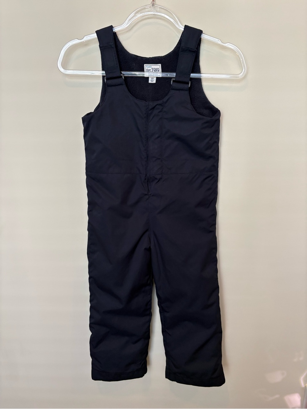 Place Snow Bib